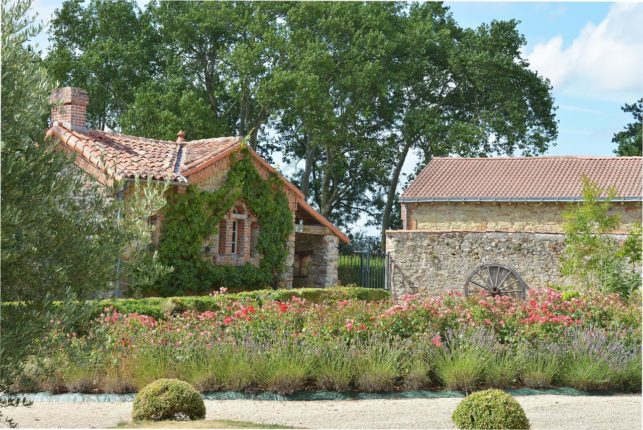 B&B Domaine De La Corbe Bournezeau Exteriör bild